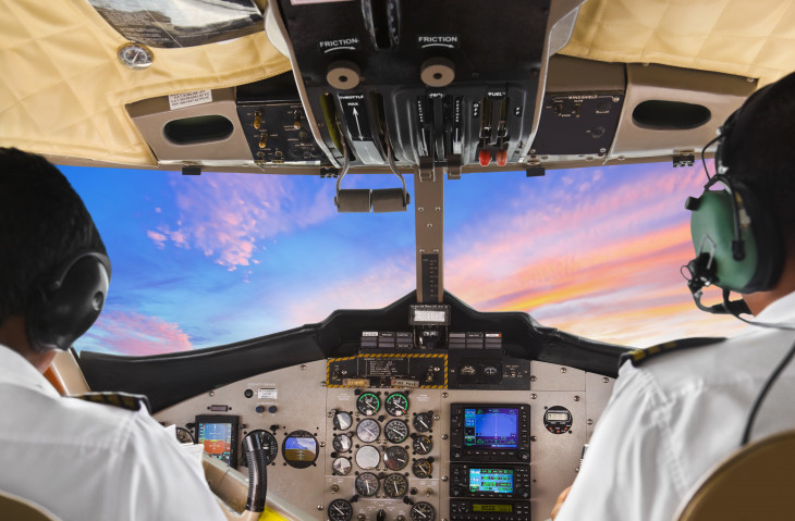 ontario-scholarships-how-to-become-an-airline-or-commercial-pilot